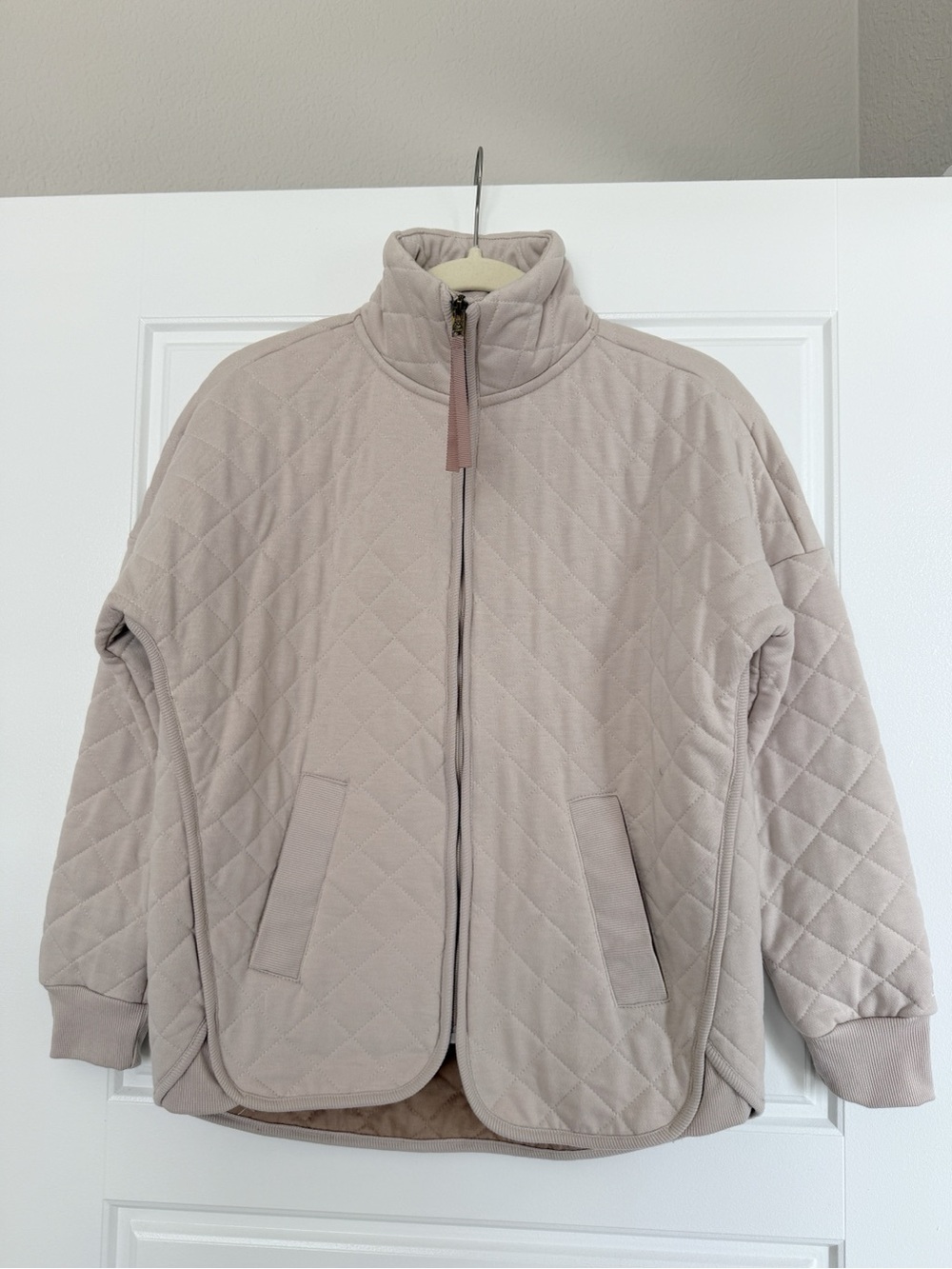 Avalanche Quilted Puffer Jacket in Light Taupe